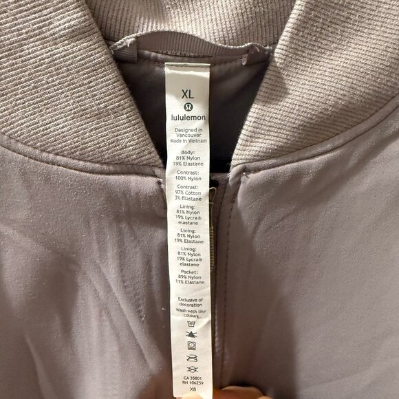 Lulu Lemon zip up jacket - Picture 6 of 6